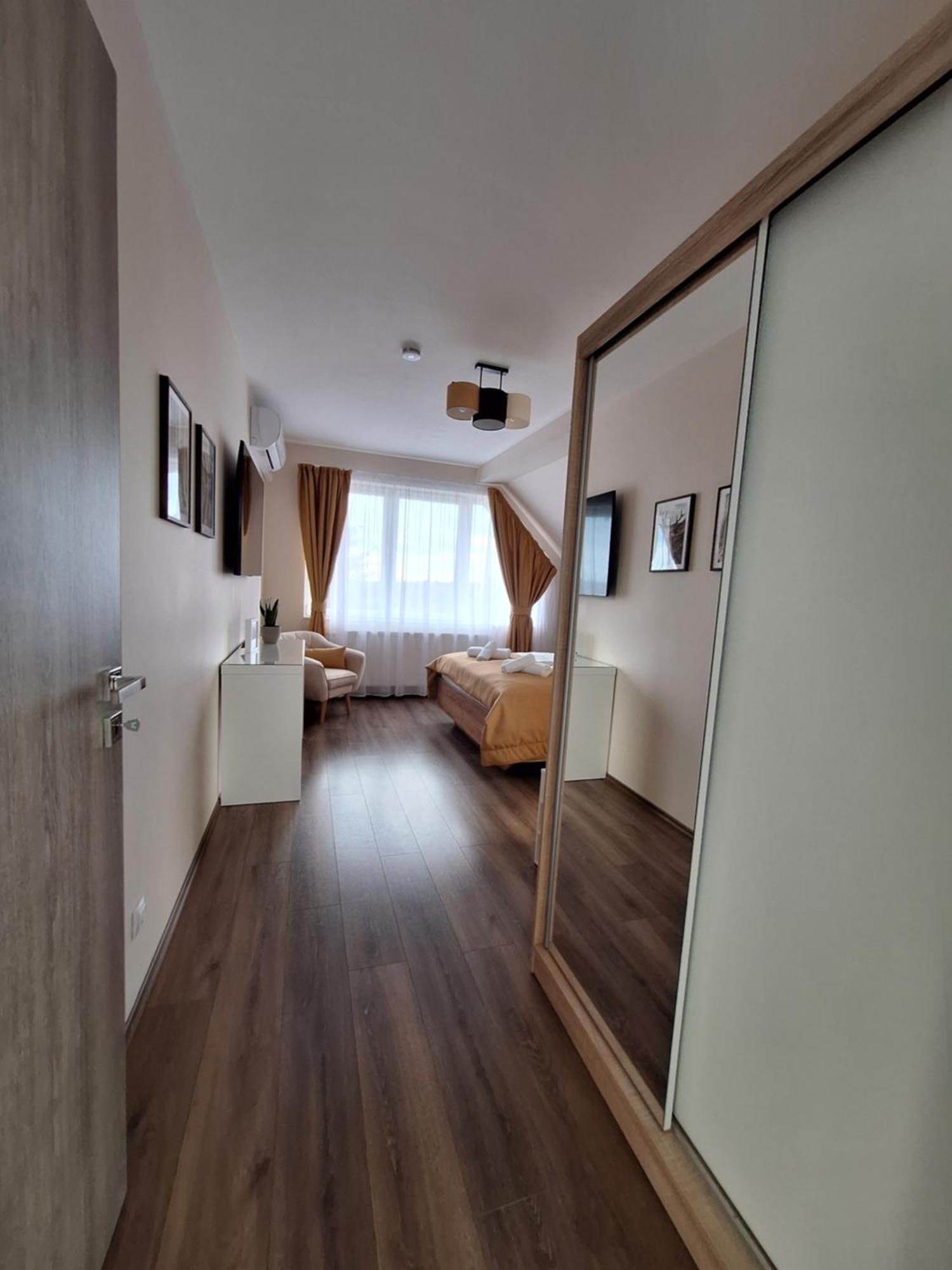 Happy Home Apartman Мисколк Екстериор снимка