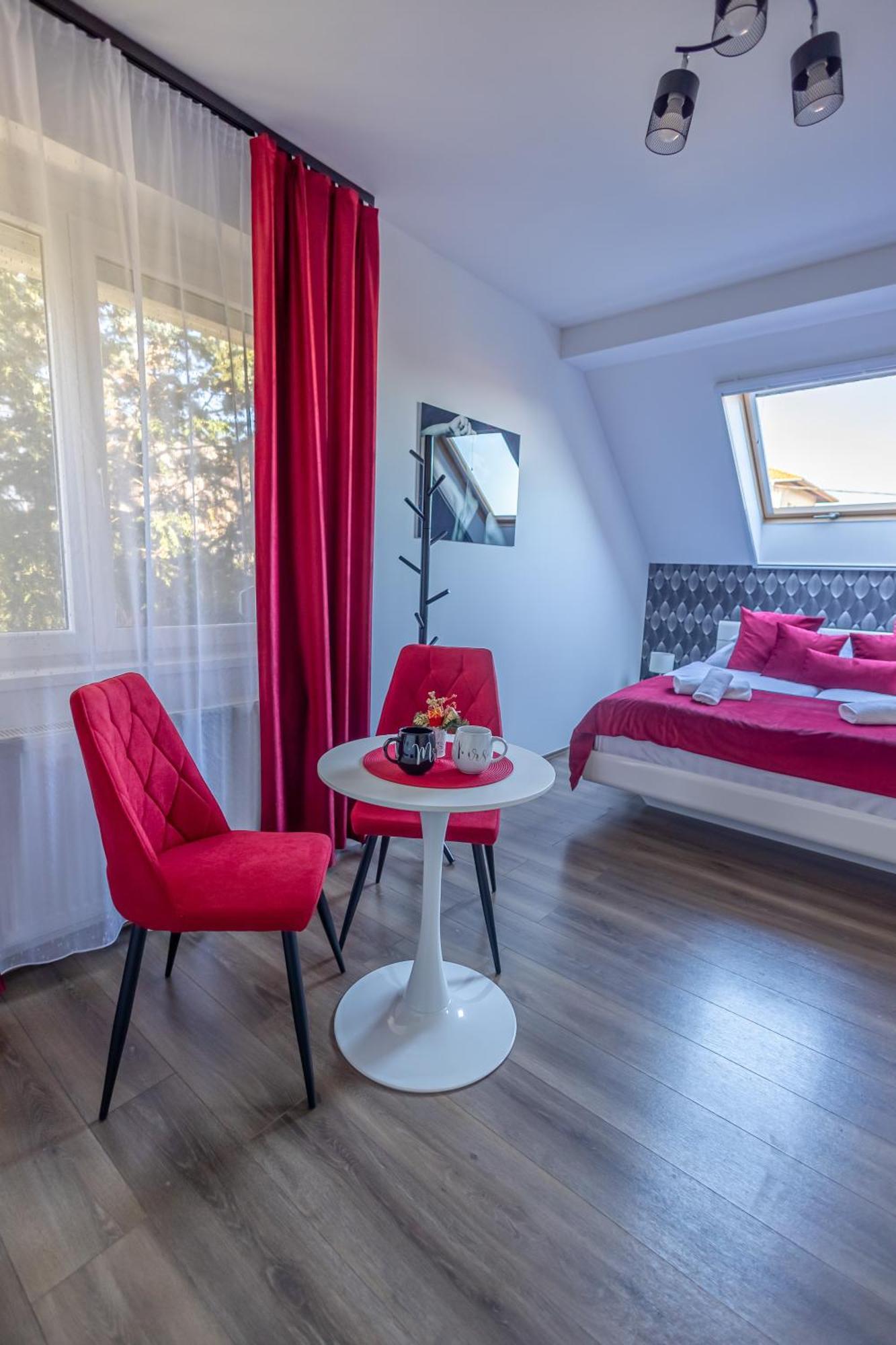 Happy Home Apartman Мисколк Екстериор снимка